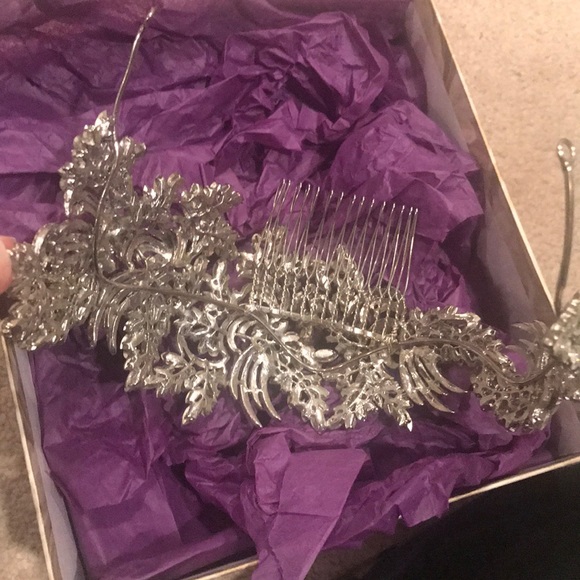 Custom crystal encrusted headpiece wedding - Picture 8 of 8